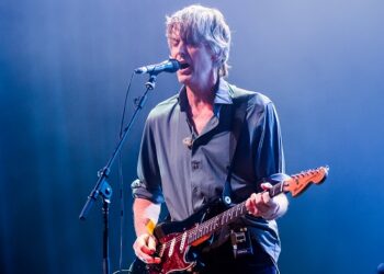 the-“legitimate,-ridiculous,-real,-fake”-pavement-movie-premiering-at-venice-film-festival