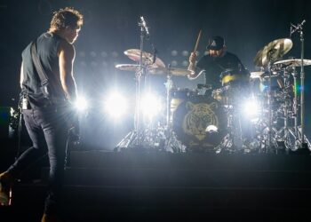 royal-blood-announces-﻿’shouting-through-the-letterhole﻿’-documentary