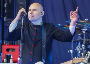 billy-corgan-uses-ai-to-tell-you-to-listen-to-the-new-smashing-pumpkins-album-in-eight-languages