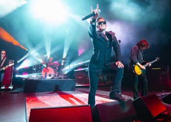 stp’s-jeff-gutt-hopes-to-connect-with-bands-he-“grew-up-admiring”-on-‘purple’-anniversary-tour