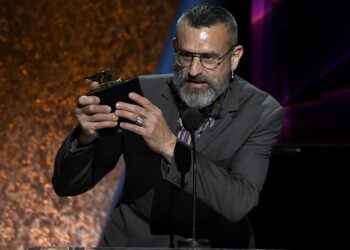 tool’s-justin-chancellor-teases-“vacation-is-over”