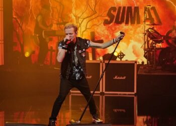 sum-41-frontman-deryck-whibley-teases-“announcement”-amid-linkin-park-rumors