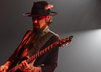 jane’s-addiction’s-dave-navarro-felt-too-“left-of-center”-to-join-guns-n’-roses