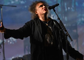 the-cure-releasing-vinyl-single-featuring-live-recordings-of-unreleased-songs