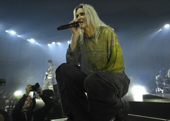 new-linkin-park-singer-emily-armstrong-addresses-resurfaced-ties-to-danny-masterson