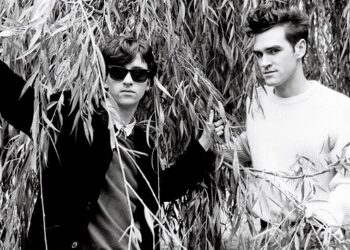 johnny-marr-“blocked”-smiths-greatest-hits-album,-says-morrissey