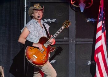ted-nugent-responds-to-pearl-jam’s-use-of-“stranglehold”-for-anti-gun-message