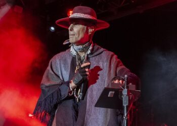 perry-farrell-apologizes-for-“inexcusable-behavior”-following-jane’s-addiction-tour-cancellation