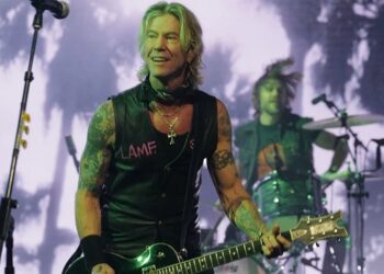 duff-mckagan-releases-“heroes”-cover-&-new-song-“true-to-the-death-rock-n’-roll-ballad”