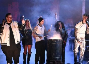 watch-mgk-perform-“lonely-road”-with-jelly-roll-&-travis-barker-on-﻿’the-tonight-show’