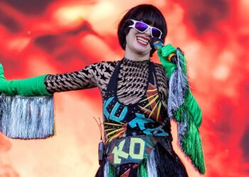 wait!-yeah-yeah-yeahs’-“maps”-sees-streaming-jump-amid-tiktok-trend