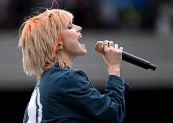 paramore’s-hayley-williams-reflects-on-mental-health-journey-in-post-for-world-mental-health-day