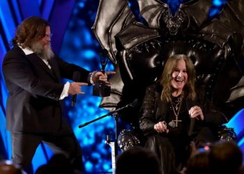 rock-&-roll-hall-of-fame-2024:-ozzy-osbourne,-dave-matthews-band,-foreigner-&-more-inducted