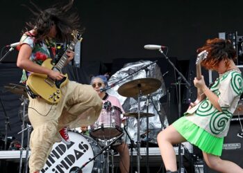 the-linda-lindas-announce-2025-headlining-tour