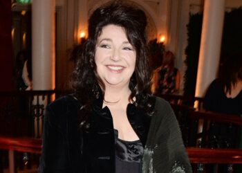 kate-bush-is-‘very-keen-to-start-working-on-a-new-album’