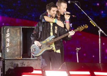 coldplay’s-guy-berryman-misses-show-for-first-time-due-to-illness
