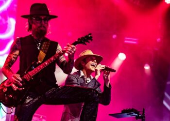 supreme-launching-jane’s-addiction-themed-clothing-line