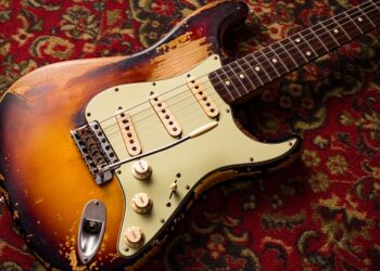 john-frusciante’s-signature-strat-guitar-recreated-by-fender-custom-shop