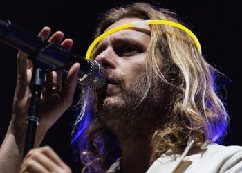 awolnation-shares-acoustic-version-of-‘barbarian’