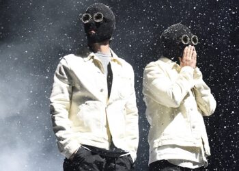 scaled-and-icing:-twenty-one-pilots-performing-at-2025-nhl-stadium-series-game