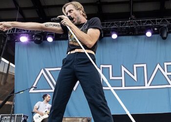 help-awolnation-put-together-set-list-for-unplugged-show