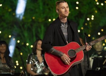 mgk-covers-‘last-christmas’-amid-megan-fox-breakup-reports