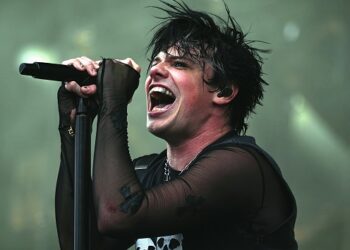 yungblud-announces-2025-bludfest