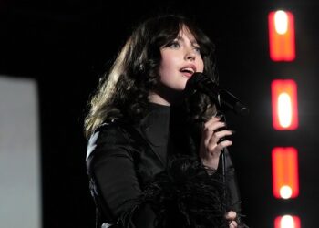 report:-violet-grohl-working-on-debut-album