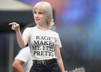 hayley-williams-responds-to-doechii’s-paramore-shoutout:-‘she-better-win-every-grammy’