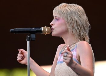 hayley-williams-reviews-﻿’a-complete-unknown’﻿:-‘timmy-did-a-great-job’