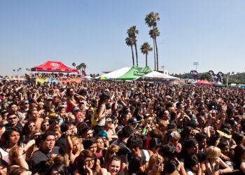 returning-warped-tour-teases-lineup-announcement-for-2025-festivals