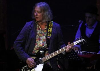 rem.’s-peter-buck-records-cover-of-1968-track-‘shape-of-things-to-come’