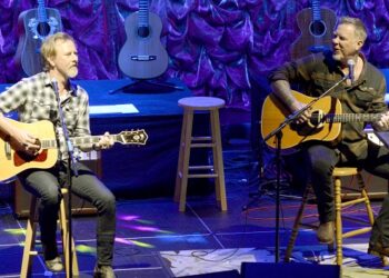 aic’s-jerry-cantrell-‘kind-of’-discussed-collaborating-with-metallica’s-james-hetfield