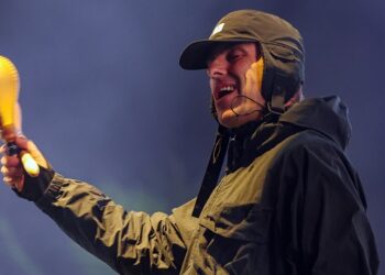 liam-gallagher-comments-on-possible-oasis-set-list:-‘it’s-not-far-off’