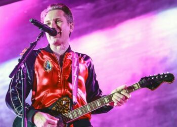 franz-ferdinand,-pixies-celebrate-first-entries-into-spotify’s-billions-club