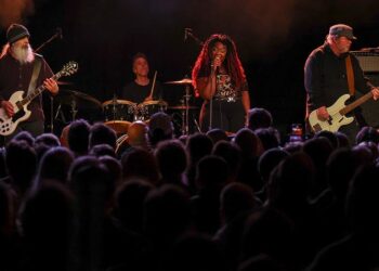 shaina-shepherd,-singer-at-nudedragons-show,-says-she-‘could-never-front-soundgarden’