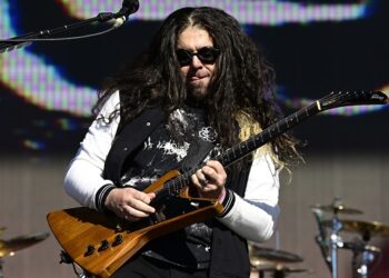coheed-and-cambria-announce-co-headlining-tour-with-taking-back-sunday