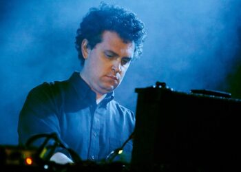 frequent-arctic-monkeys-producer-james-ford-diagnosed-with-acute-leukemia