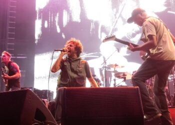 rage-against-the-machine-reacts-to-biden-commuting-leonard-peltier’s-sentence