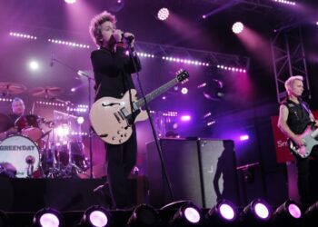 green-day-jabs-at-elon-musk-while-playing-in-mogul’s-home-country