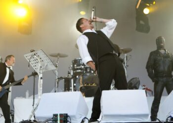 faith-no-more-bassist-says-he-‘honestly-doesn’t-know’-what-the-band’s-future-is