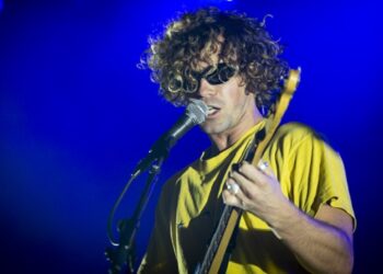 almost-monday-hits-#1-on-﻿’billboard’﻿-alternative-airplay-chart-with-‘can’t-slow-down’