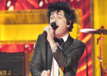 billie-joe-armstrong’s-the-coverups-playing-la-fire-relief-concert