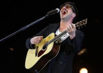 mumford-&-sons-announce-run-of-intimate-headlining-shows