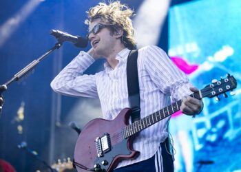 ‘stranger-things﻿’-have-happened:-watch-djo-cover-haim’s-‘gasoline’