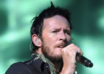 scott-weiland’s-son-noah-shares-cover-of-stp’s-‘sex-type-thing’