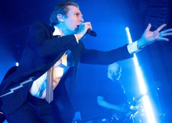 franz-ferdinand’s-on-a-ride-with-cover-of-britney-spears’-‘toxic’