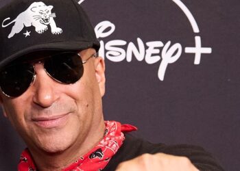 stage-against-the-machine:-tom-morello-announces-‘punk/metal/hip-hop/edm/folk-musical’