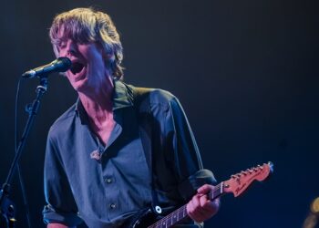 watch-joe-keery-play-stephen-malkmus-in-trailer-for-fake-pavement-biopic