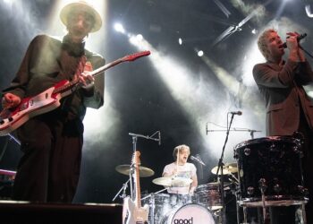 good-neighbours-announce-us-headlining-dates